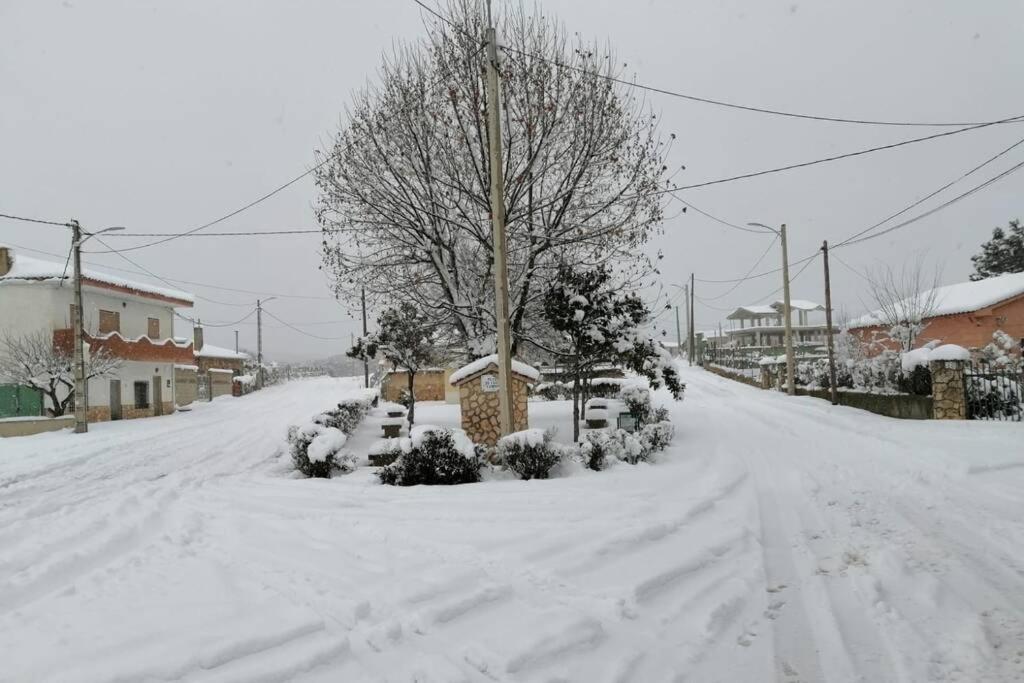Cabana De Madera Especial Y Acogedora Cardenete Dış mekan fotoğraf