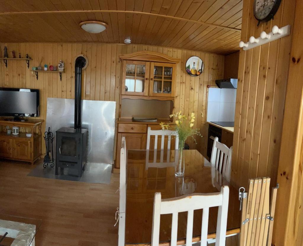 Cabana De Madera Especial Y Acogedora Cardenete Dış mekan fotoğraf