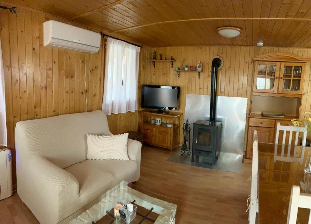 Cabana De Madera Especial Y Acogedora Cardenete Dış mekan fotoğraf