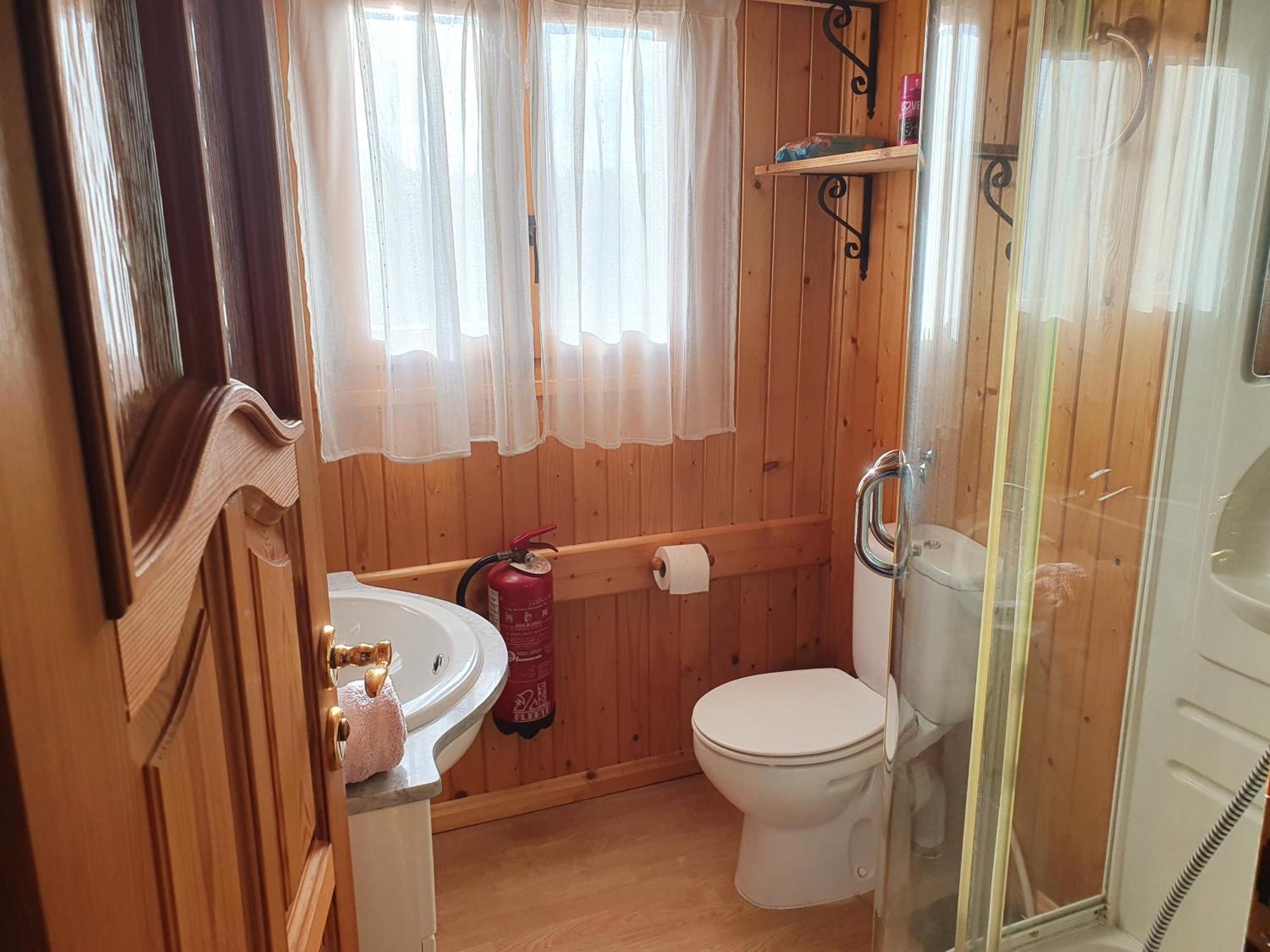 Cabana De Madera Especial Y Acogedora Cardenete Dış mekan fotoğraf